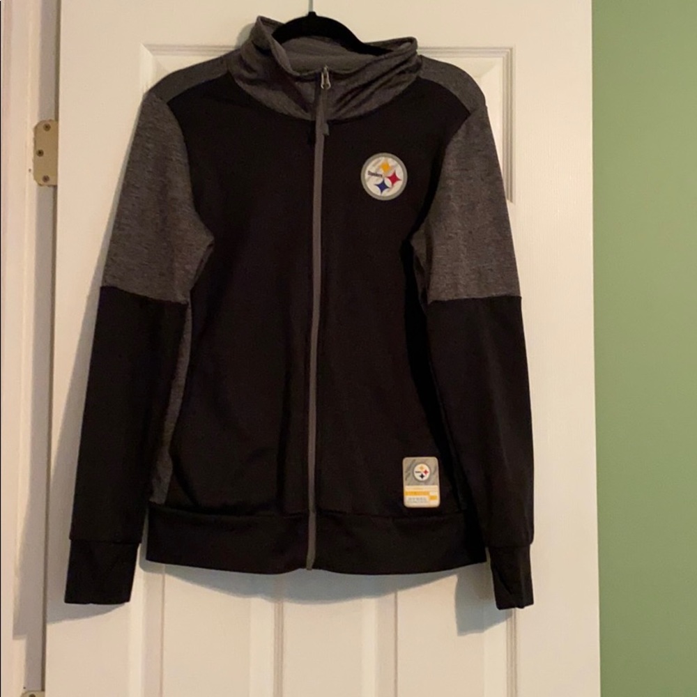 Women’s Steeler’s Thumb Hole Jacket!